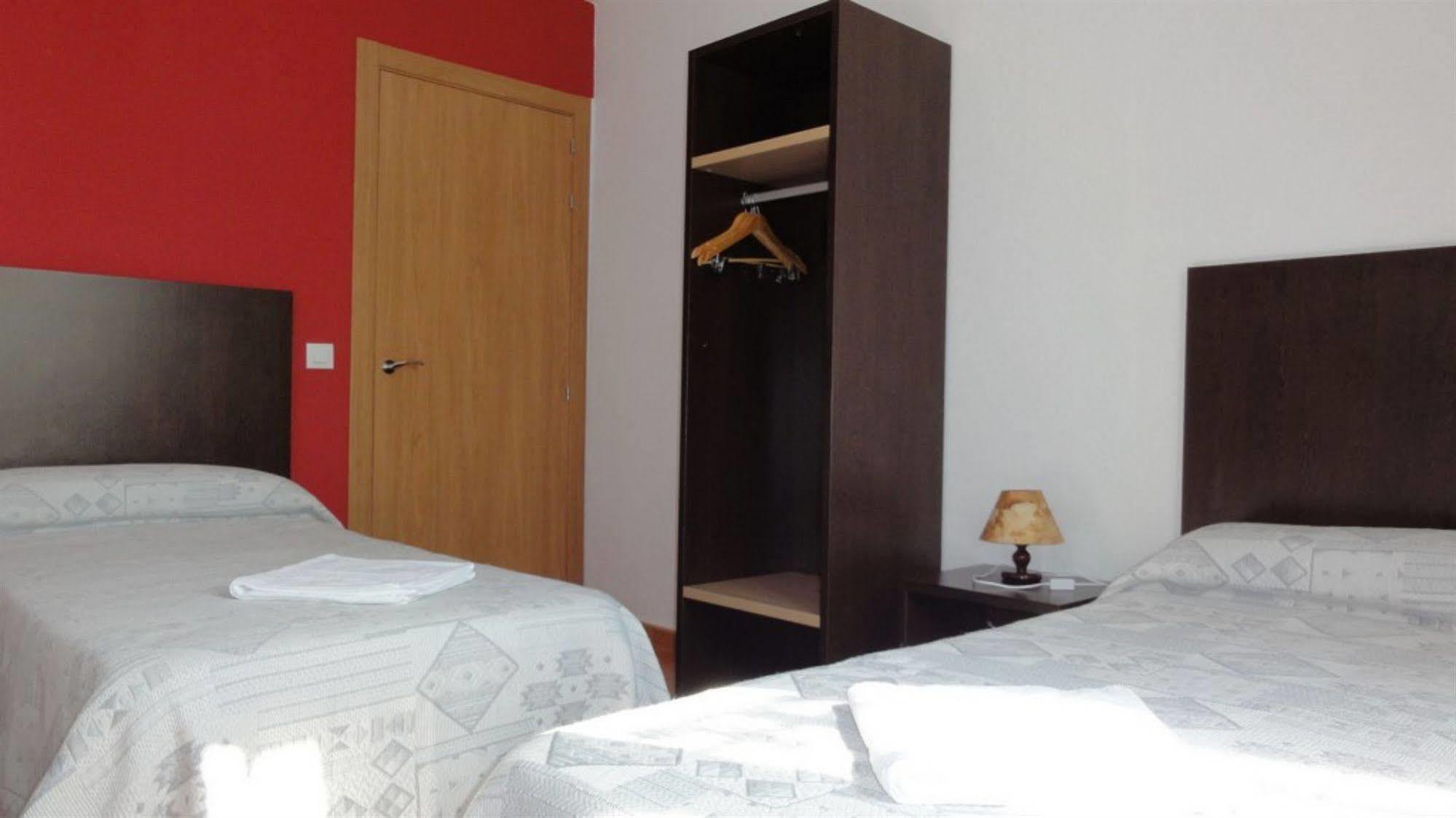 Aparthotel Can Gallart サンタ・コロマ・デ・ファルネルス エクステリア 写真